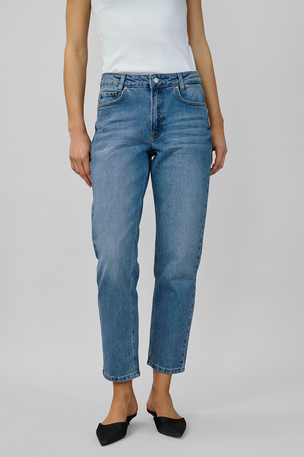 04 The Mommy 139 Jeans