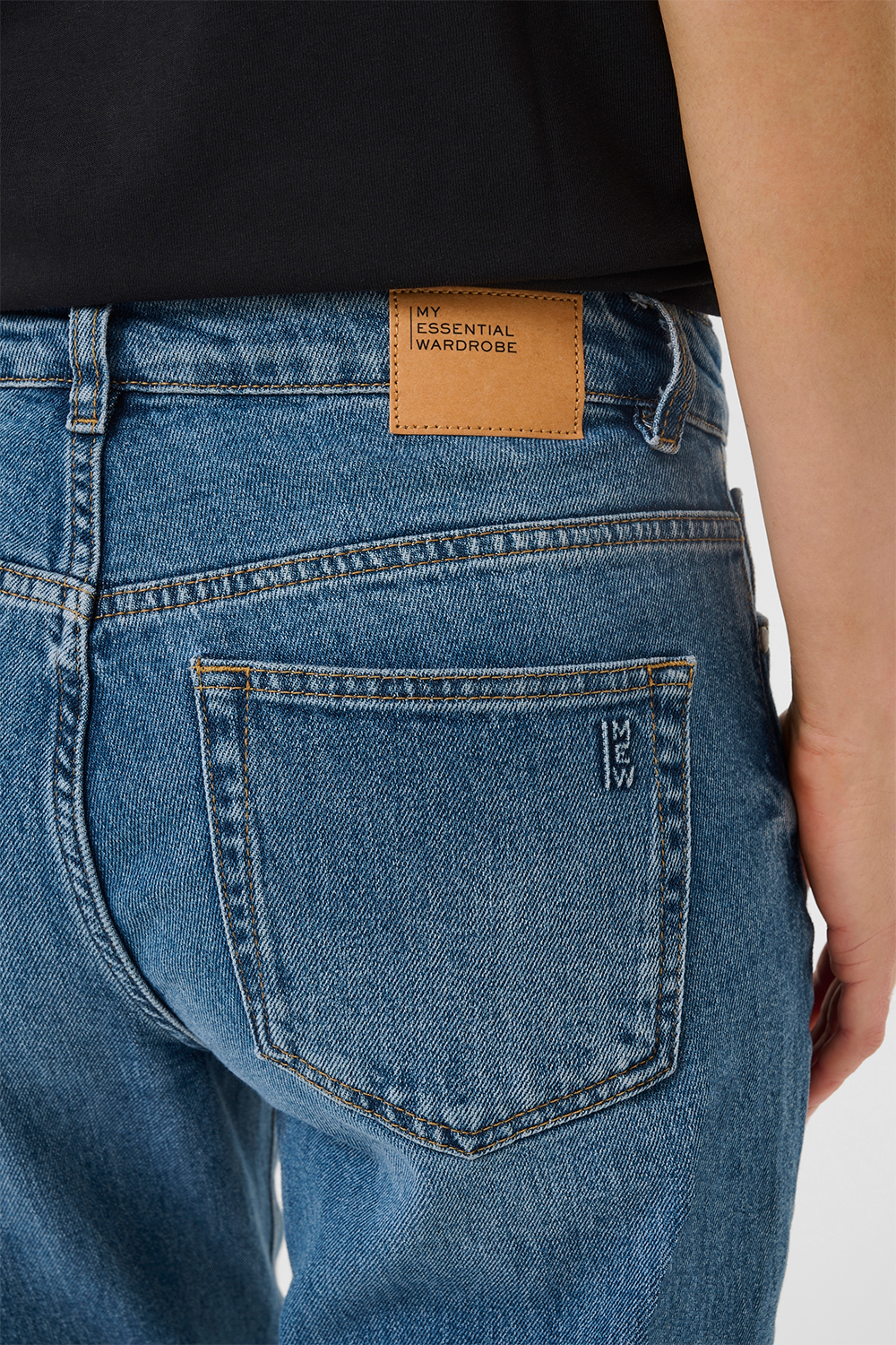 04 The Mommy 139 Jeans