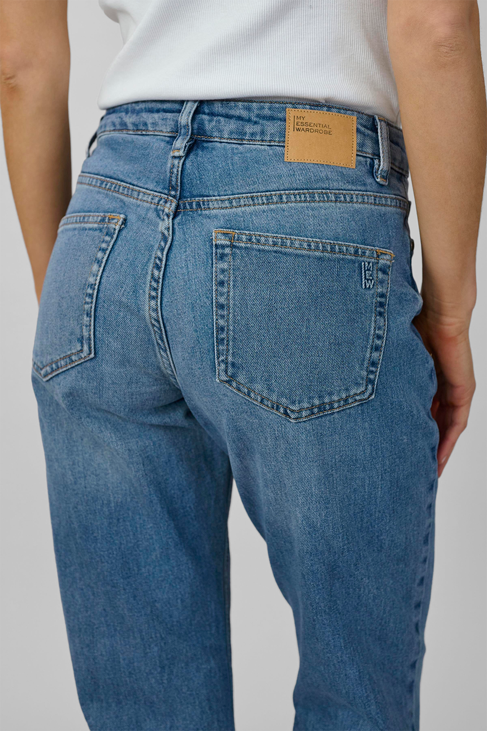 04 The Mommy 139 Jeans