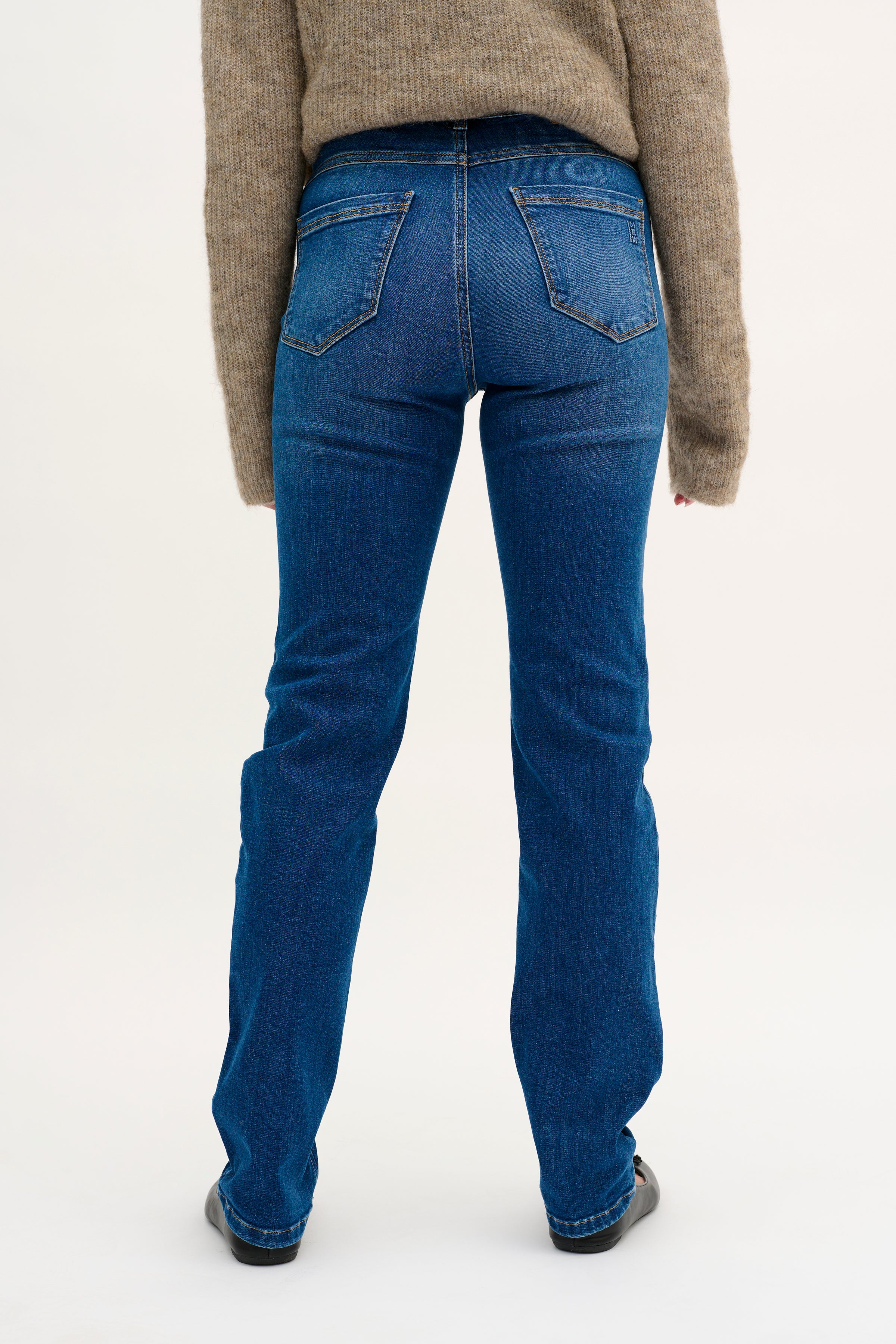 33 THE CELINA 148 HIGH STRAIGHT Y Jeans
