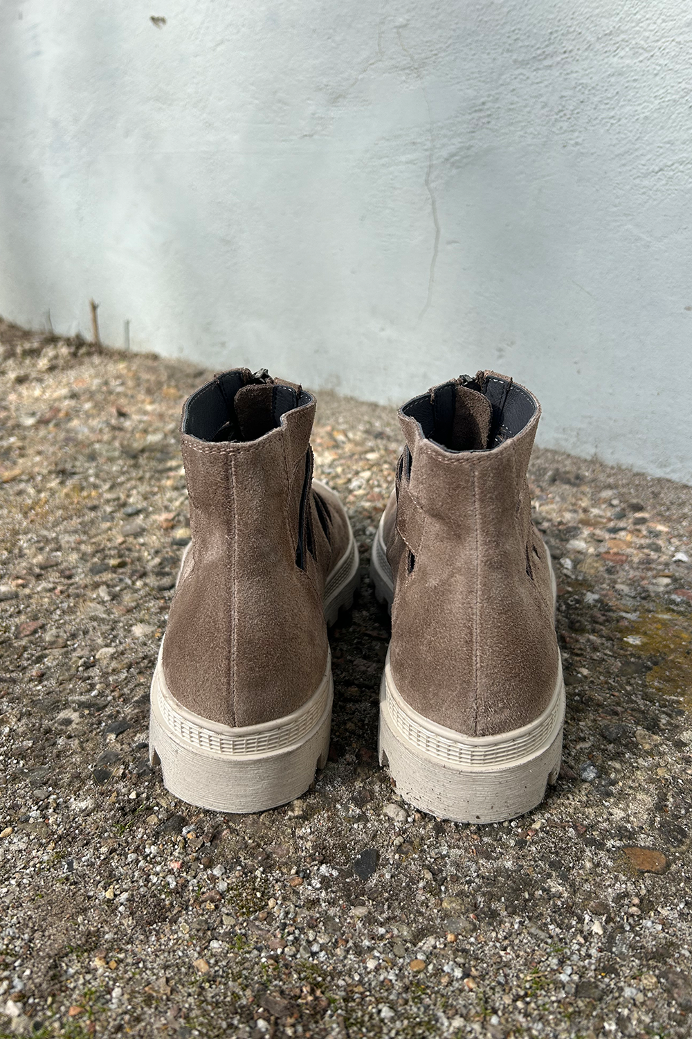 7421 Støvle med lynlås og stropper