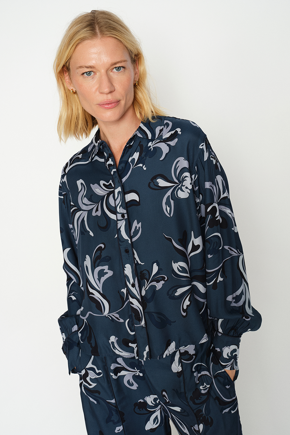 MMAbina Serve Skjorte