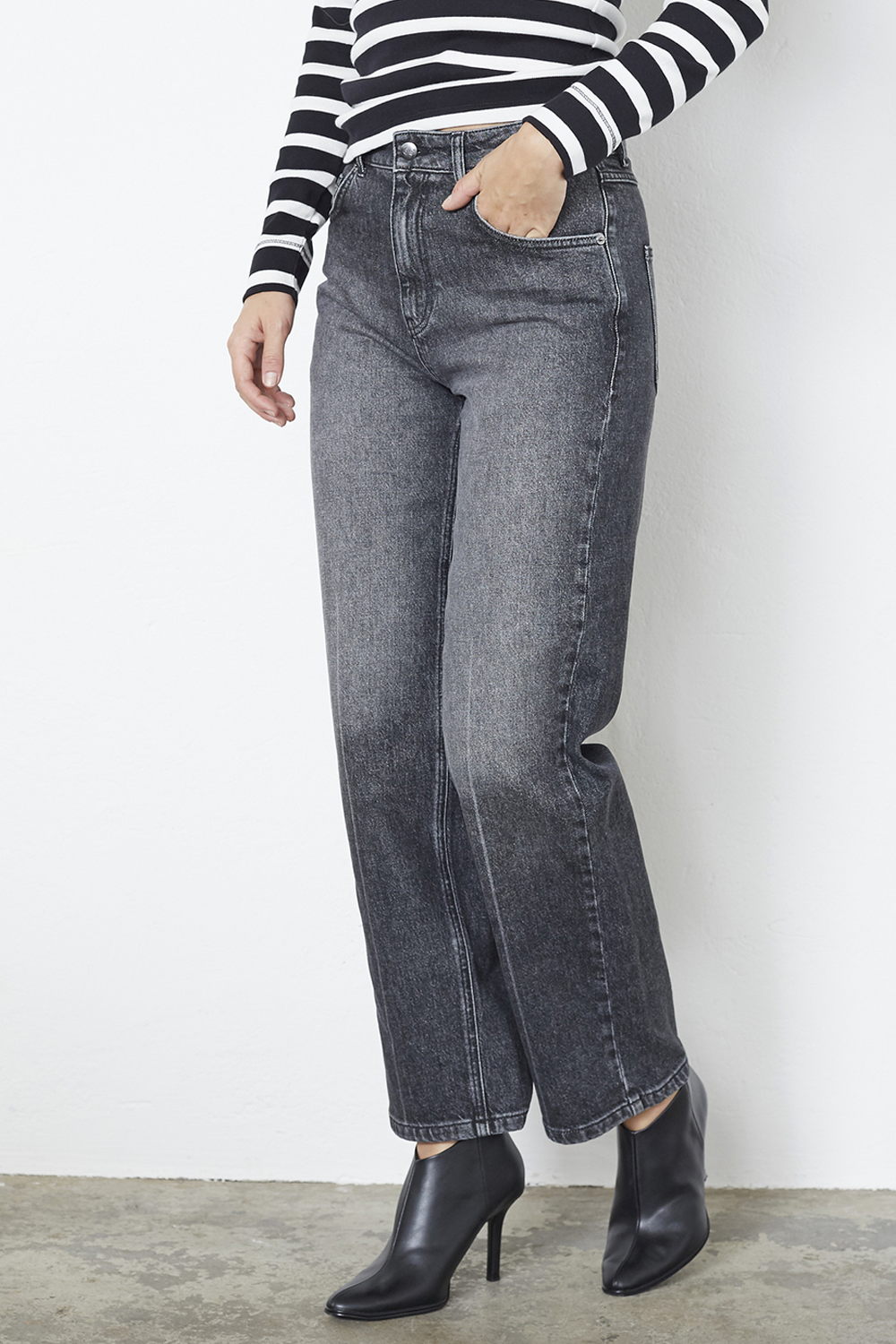 FemmeCC Straight Crease Jeans