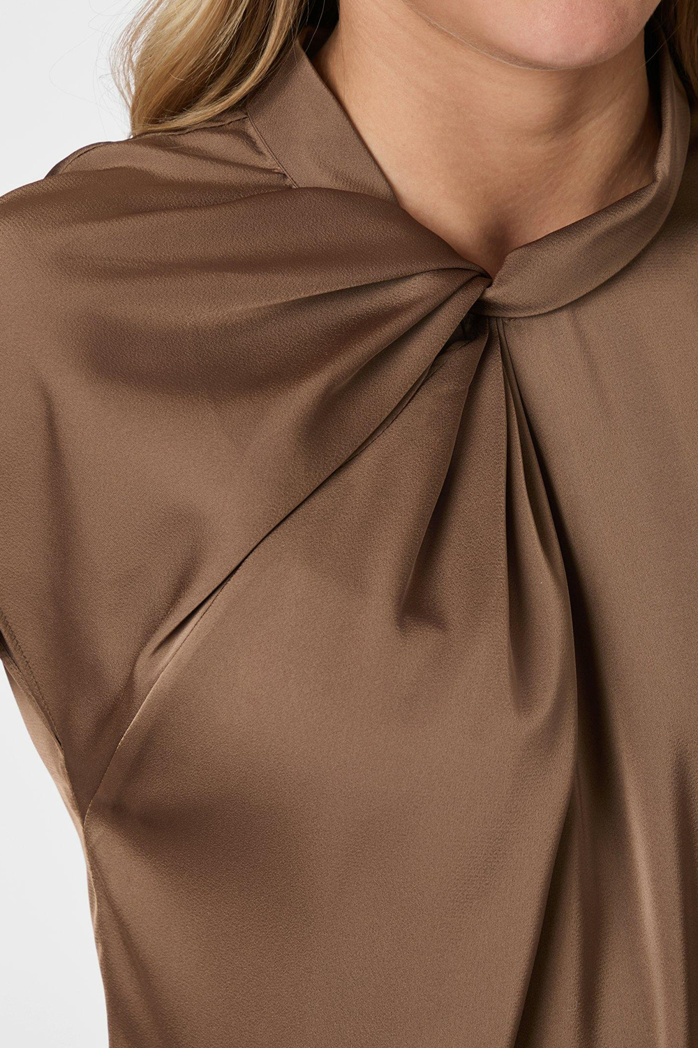 Fleur Drapy Satin Bluse