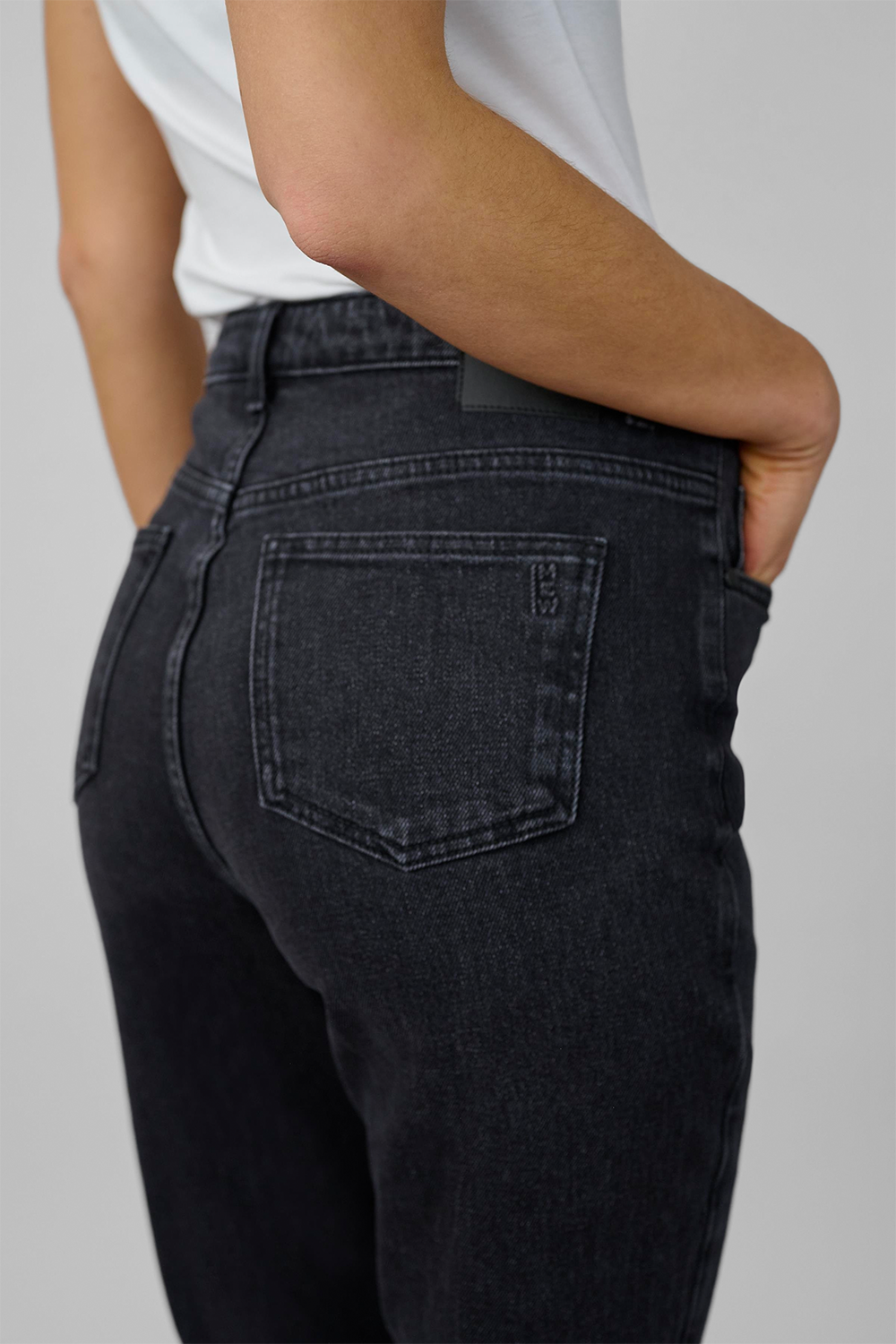 07 THE ISA 139 HIGH STRAIGHT Jeans