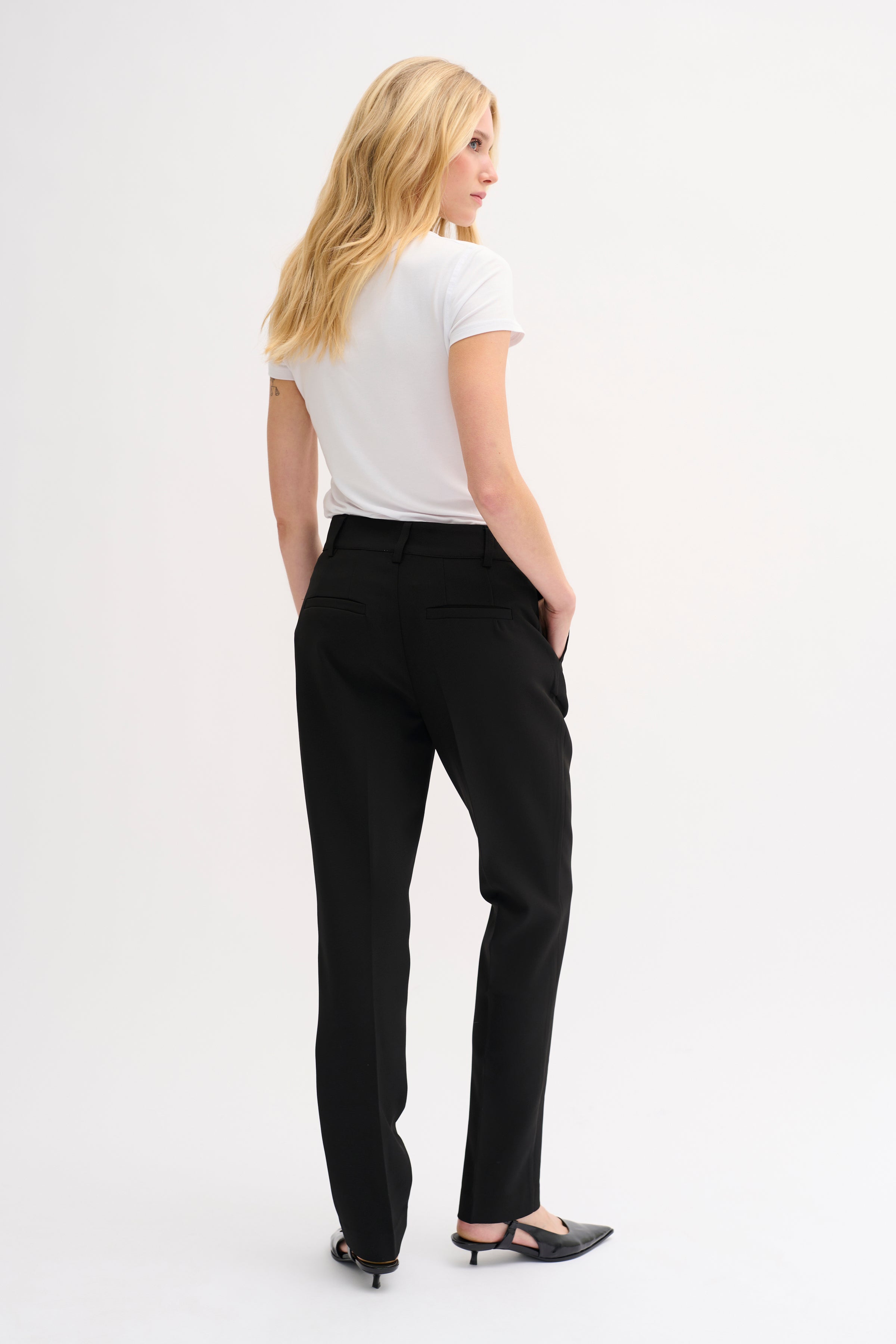 26 The Tailored Straight Pant