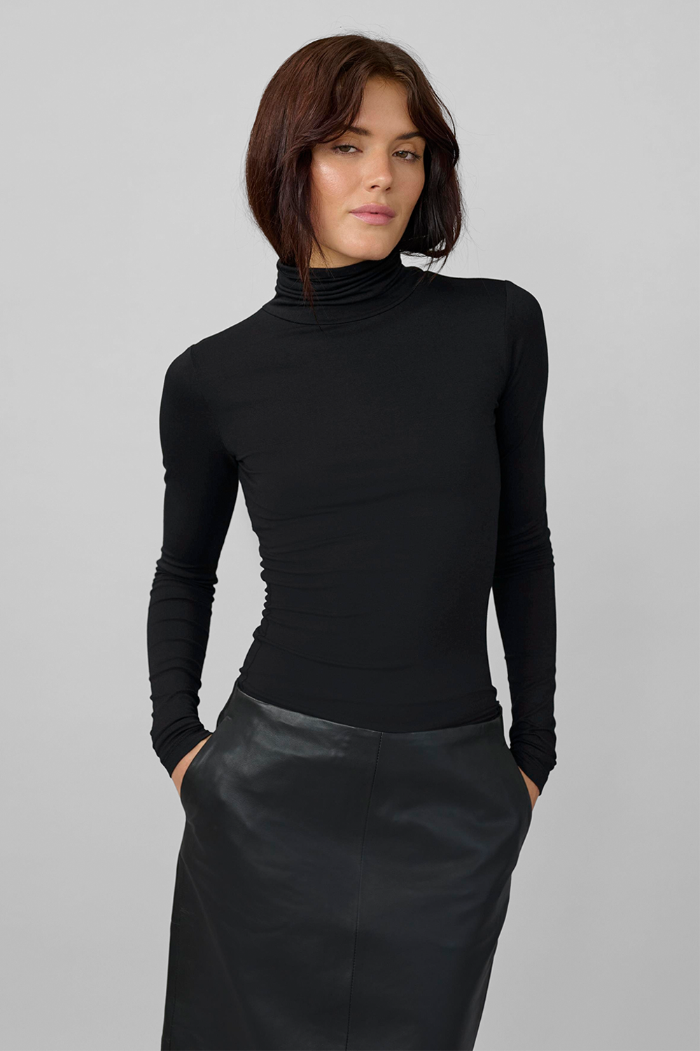 17 The Modal Rollneck Bluse