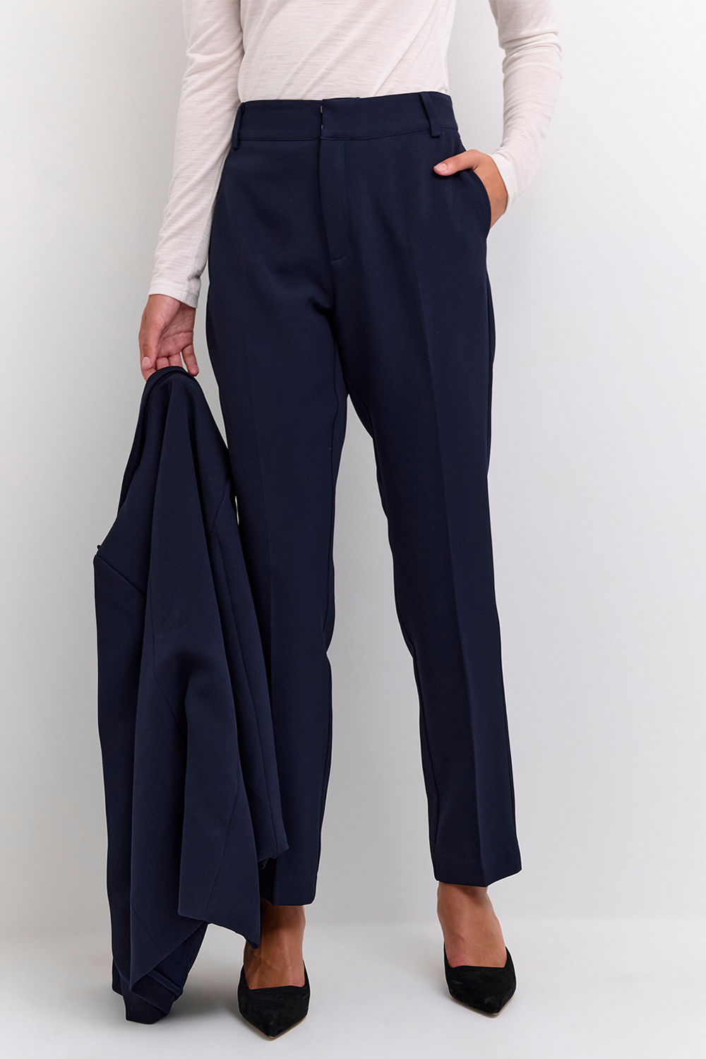 26 The Tailored Straight Bukser