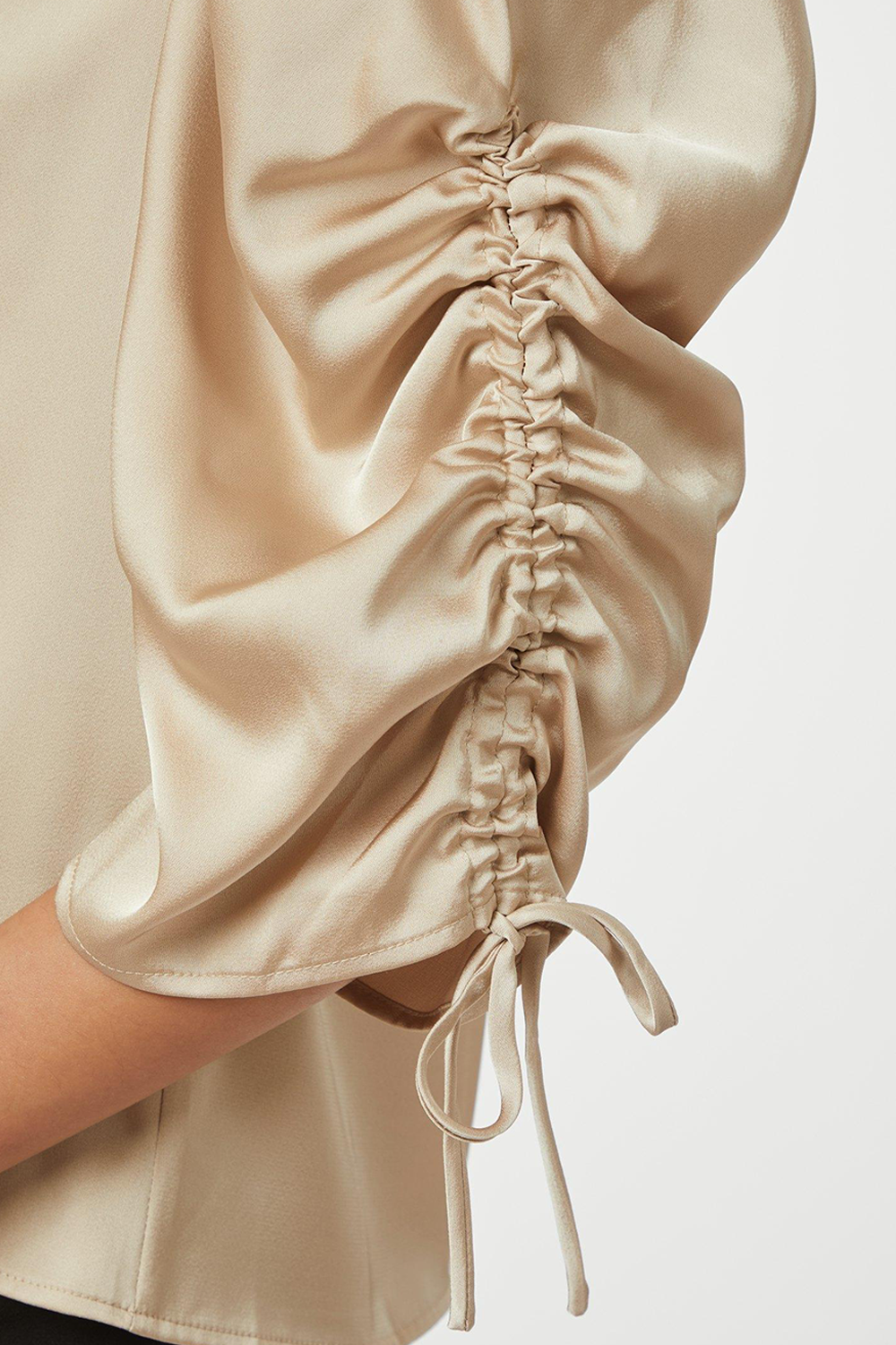 Alvira Drapy Satin Bluse