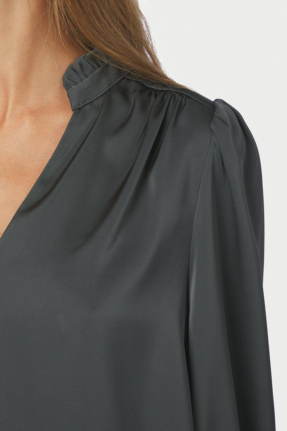 Amara Drapy Satin Bluse
