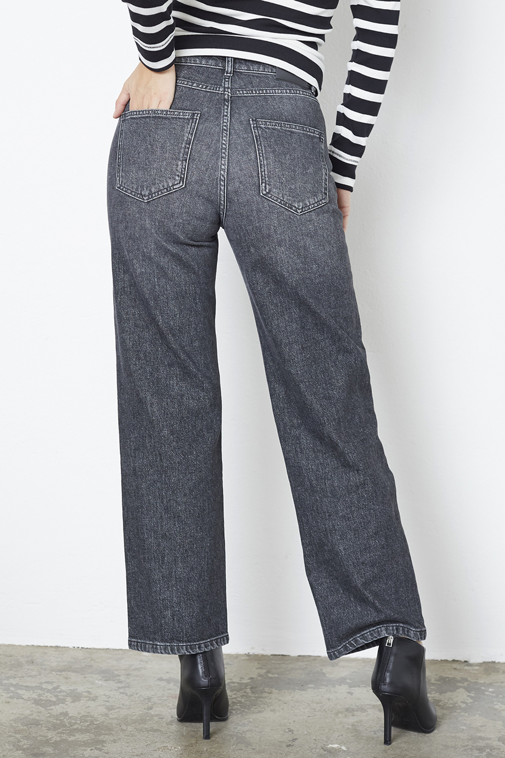 FemmeCC Straight Crease Jeans