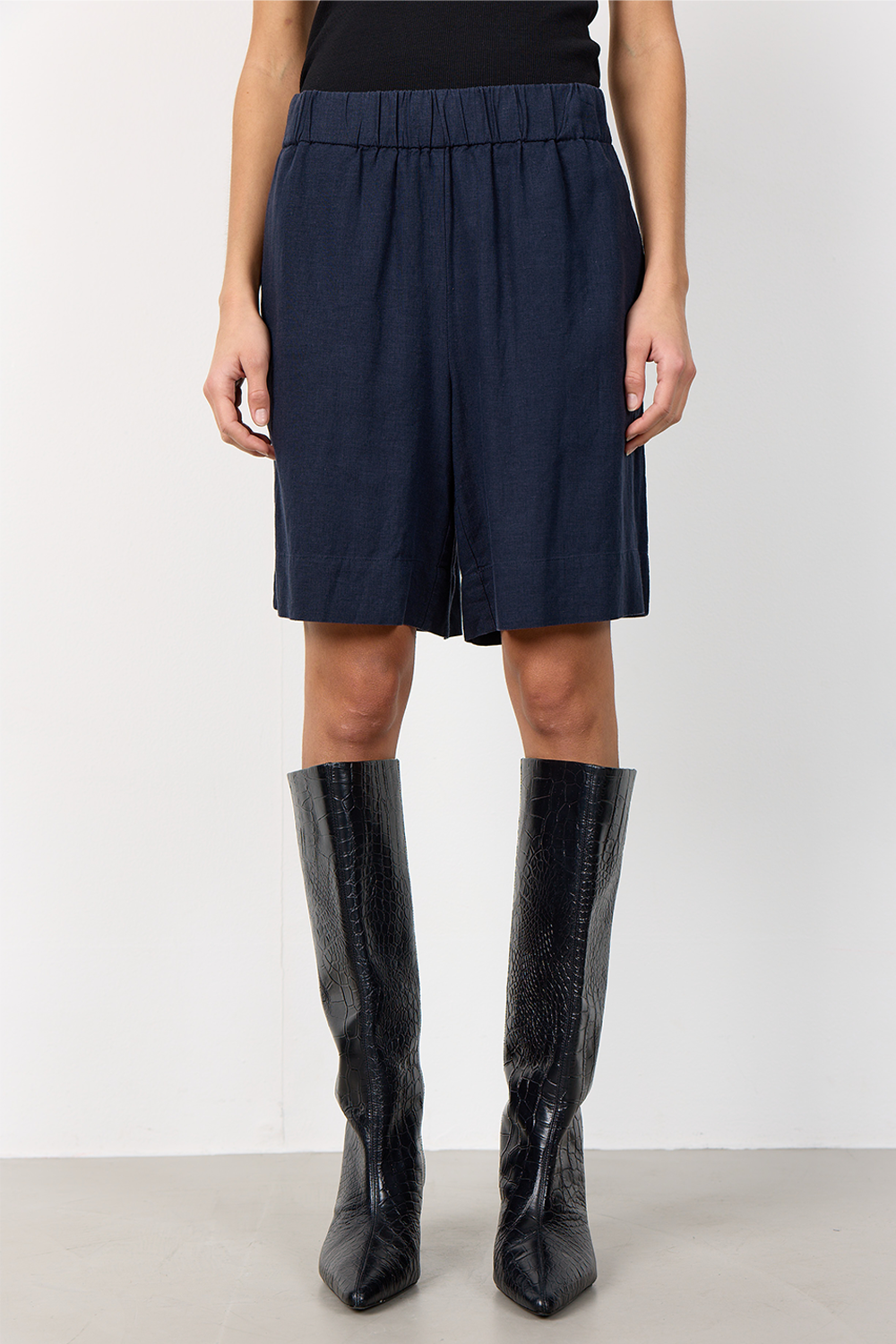LR-NAJA 29 Shorts